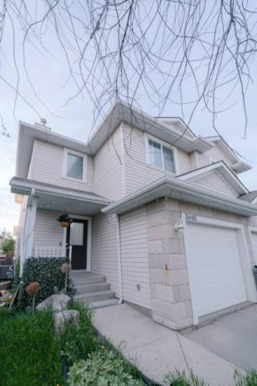 Modern Home by Edmonton Airport